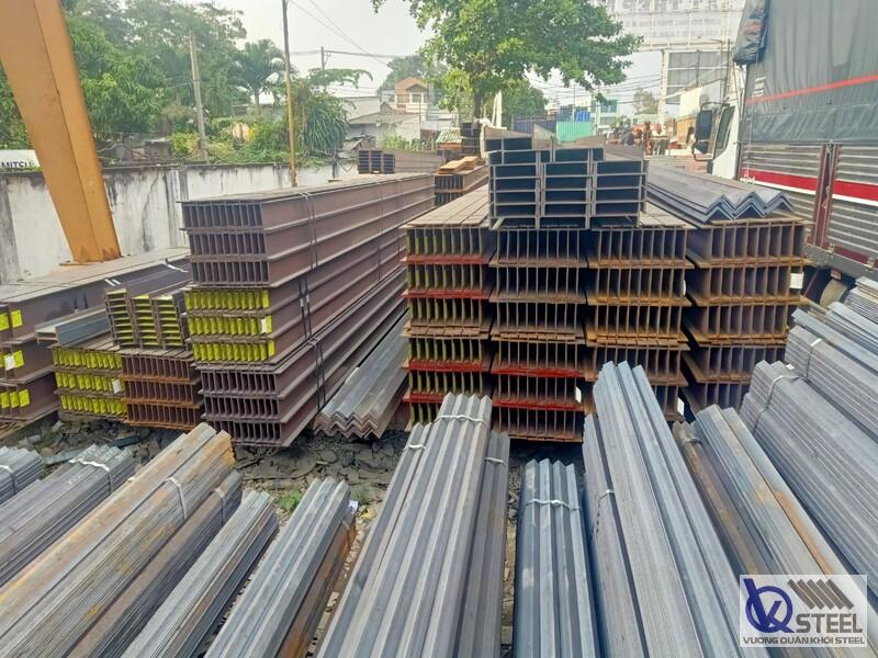 Cấp 18 cây thép I300x150 thi công building văn phòng tại đường Cách Mạng Tháng 8, phường 10, Quận 3