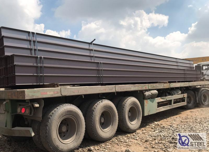 Việc vận chuyển thép I ở Quận 12 khá khó khăn do hệ thống đường xá