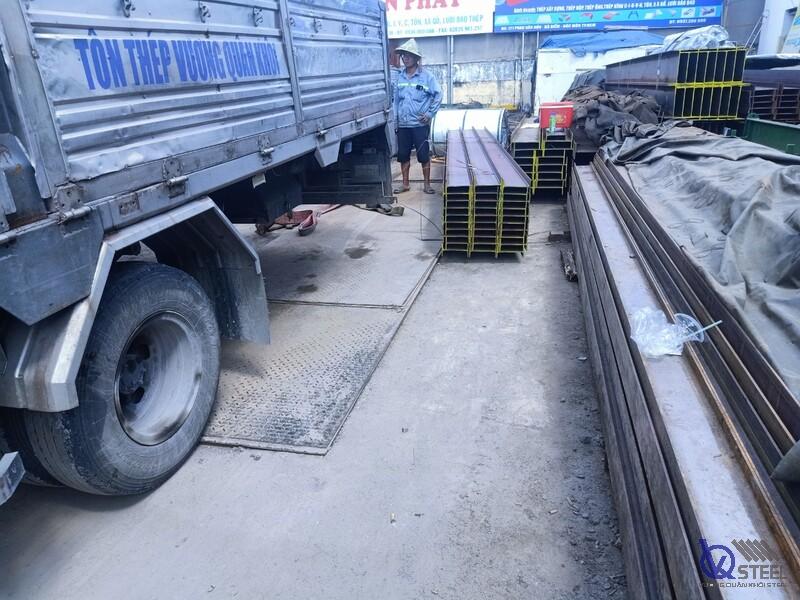 120 cây I200 Vĩnh Lộc A, trung chuyển xe nhỏ do đường hẹp.