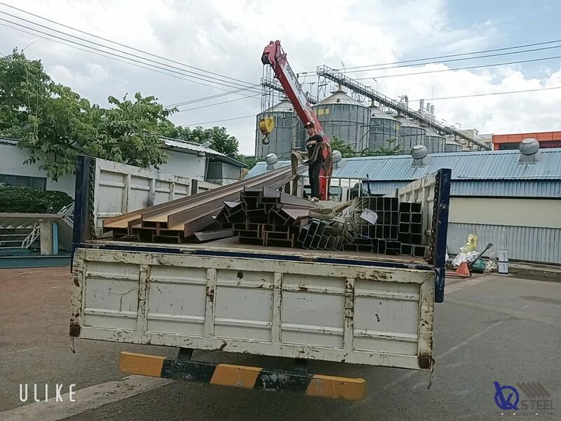 Giao 380 cây I300 Posco cho kho lạnh tại KCN Tân Hương