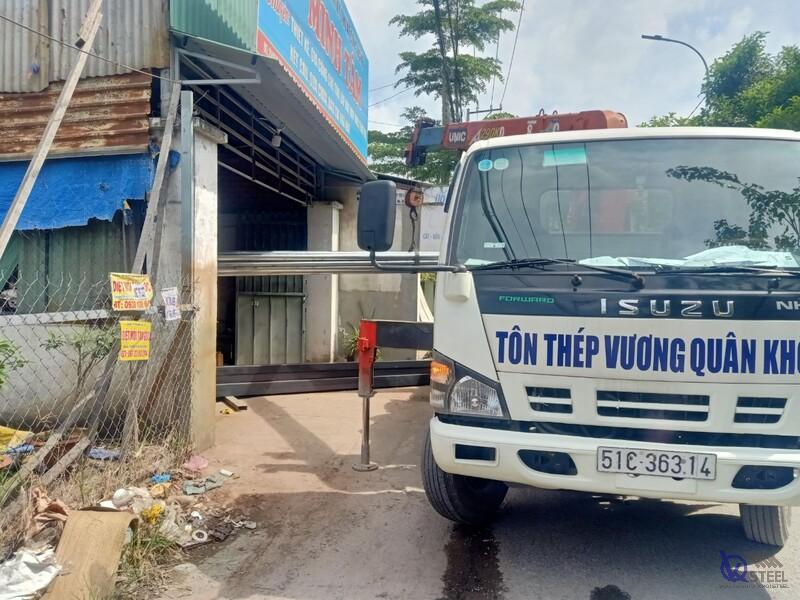 Thép hộp đen 20x40mm làm khung gác lửng cho nhà phố trên đường Lũy Bán Bích