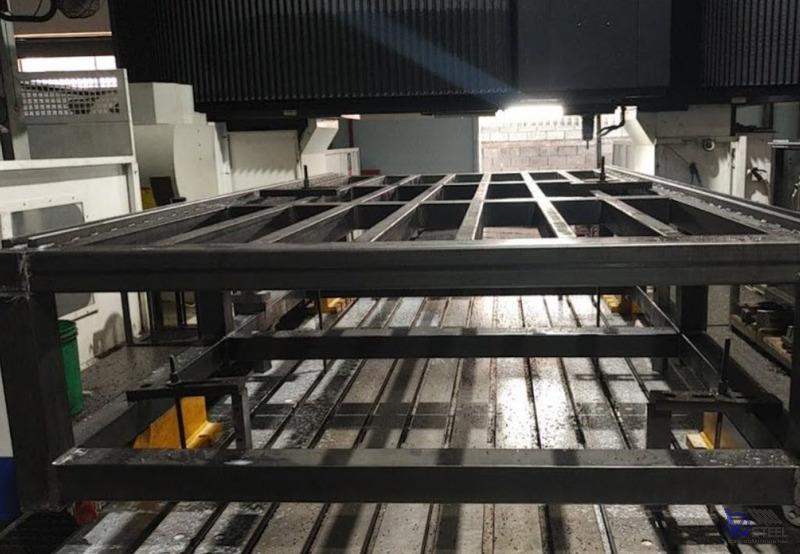 Kết cấu giá đỡ khung máy bằng thép hộp đen